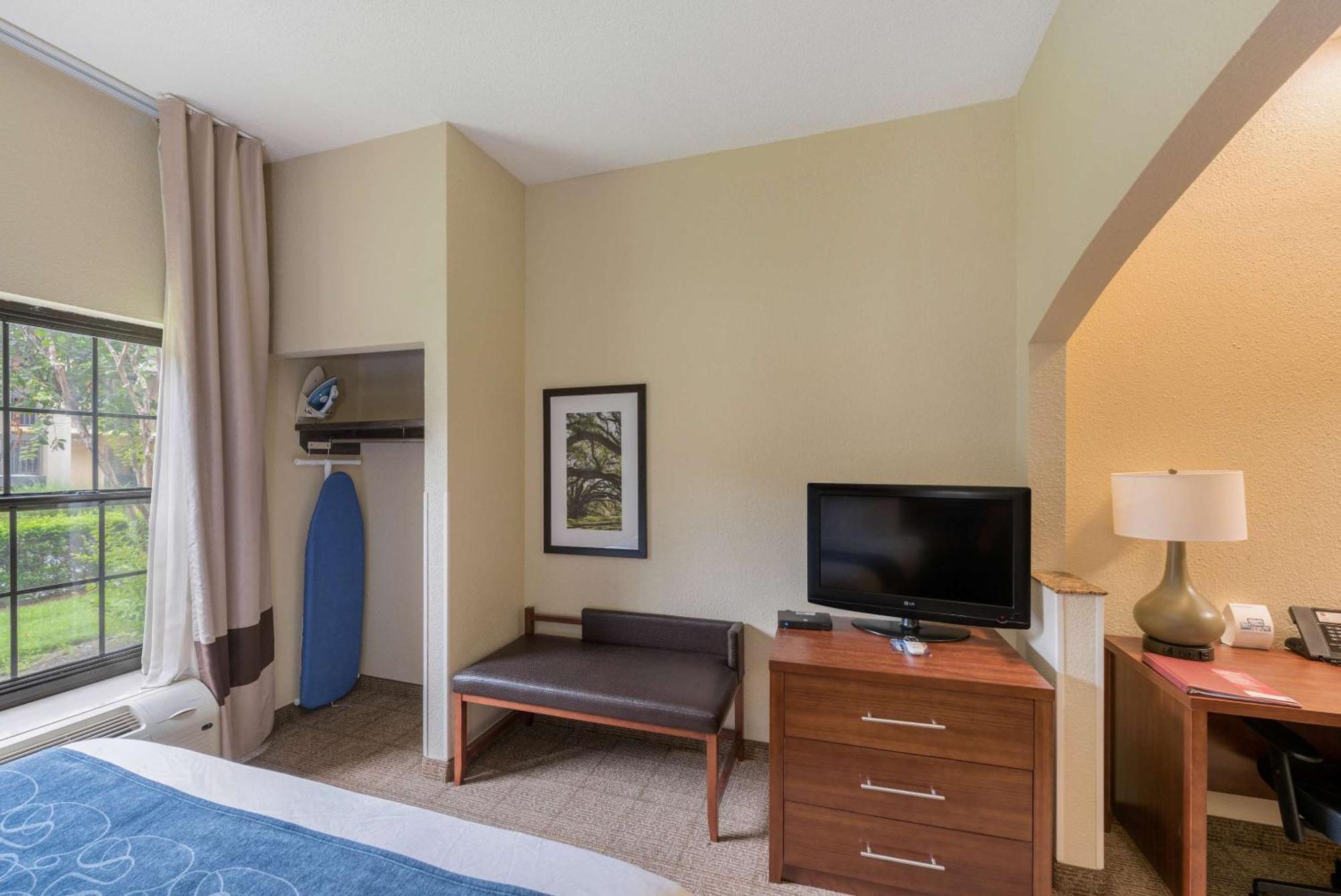 Comfort Suites Monroe Exterior foto