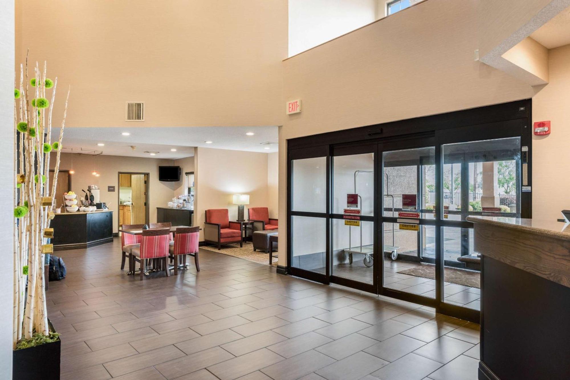 Comfort Suites Monroe Exterior foto