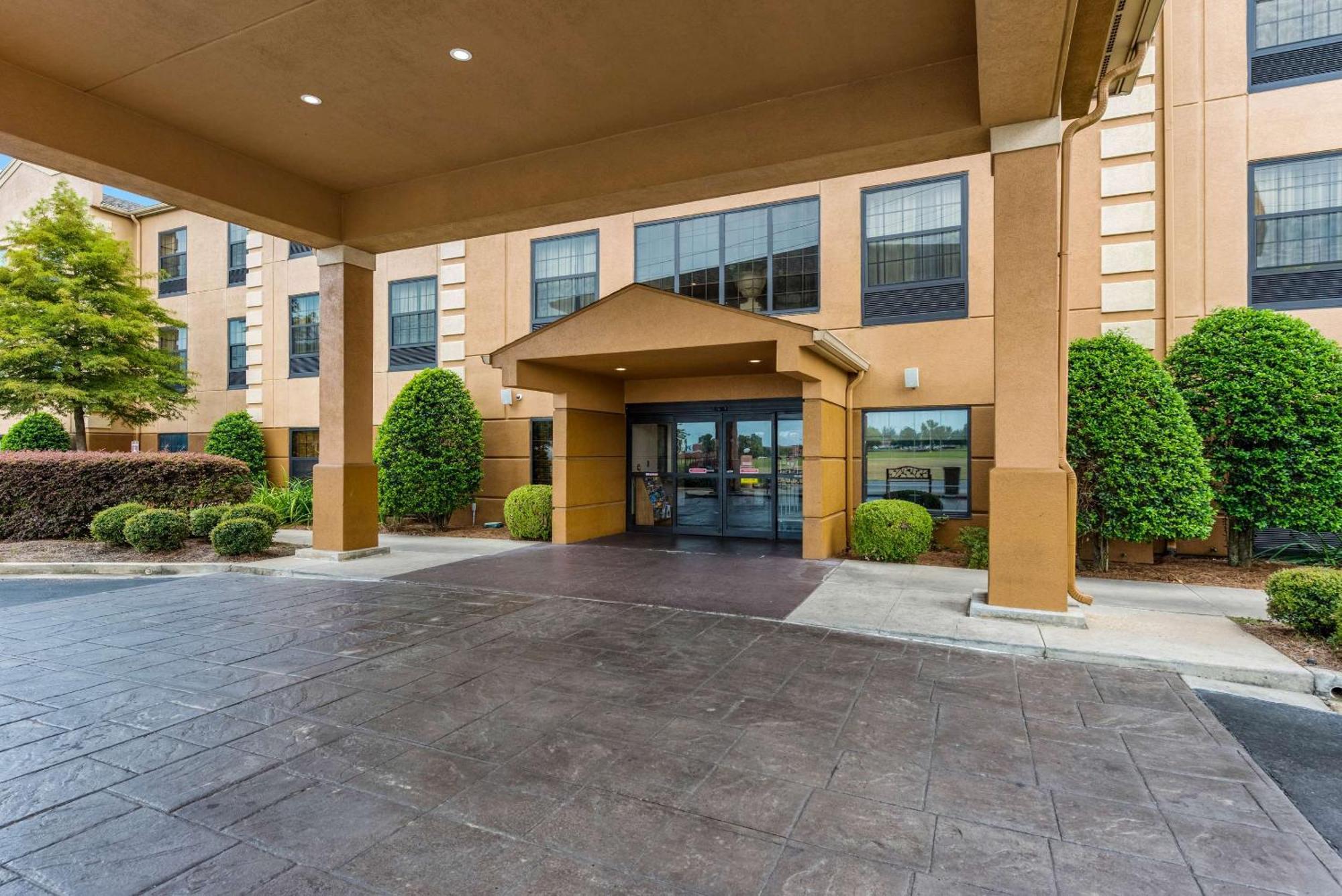 Comfort Suites Monroe Exterior foto